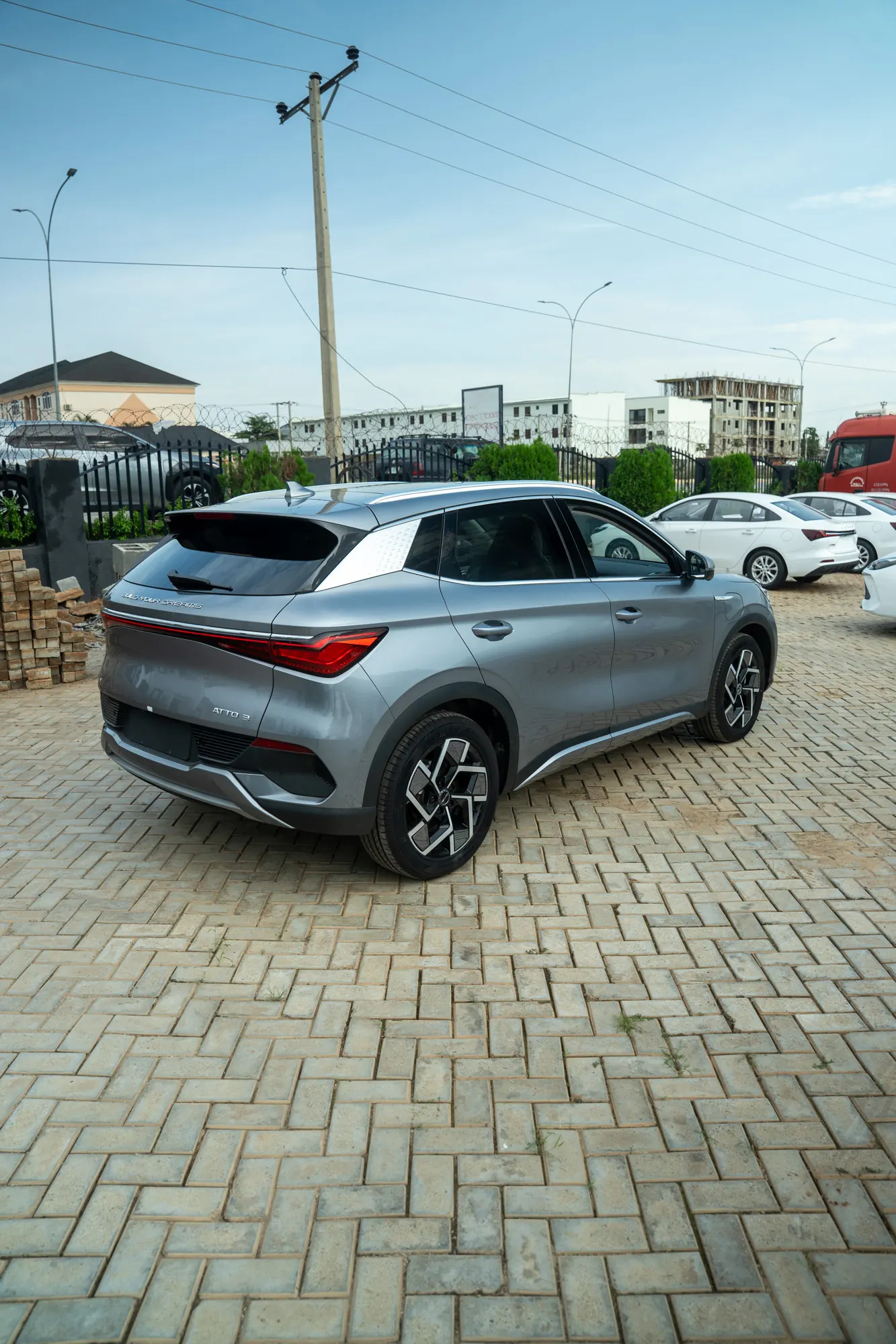BYD ATTO 3 — exterior view 6