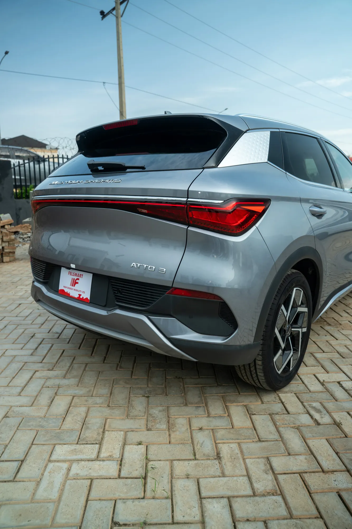 BYD ATTO 3 — exterior view 7