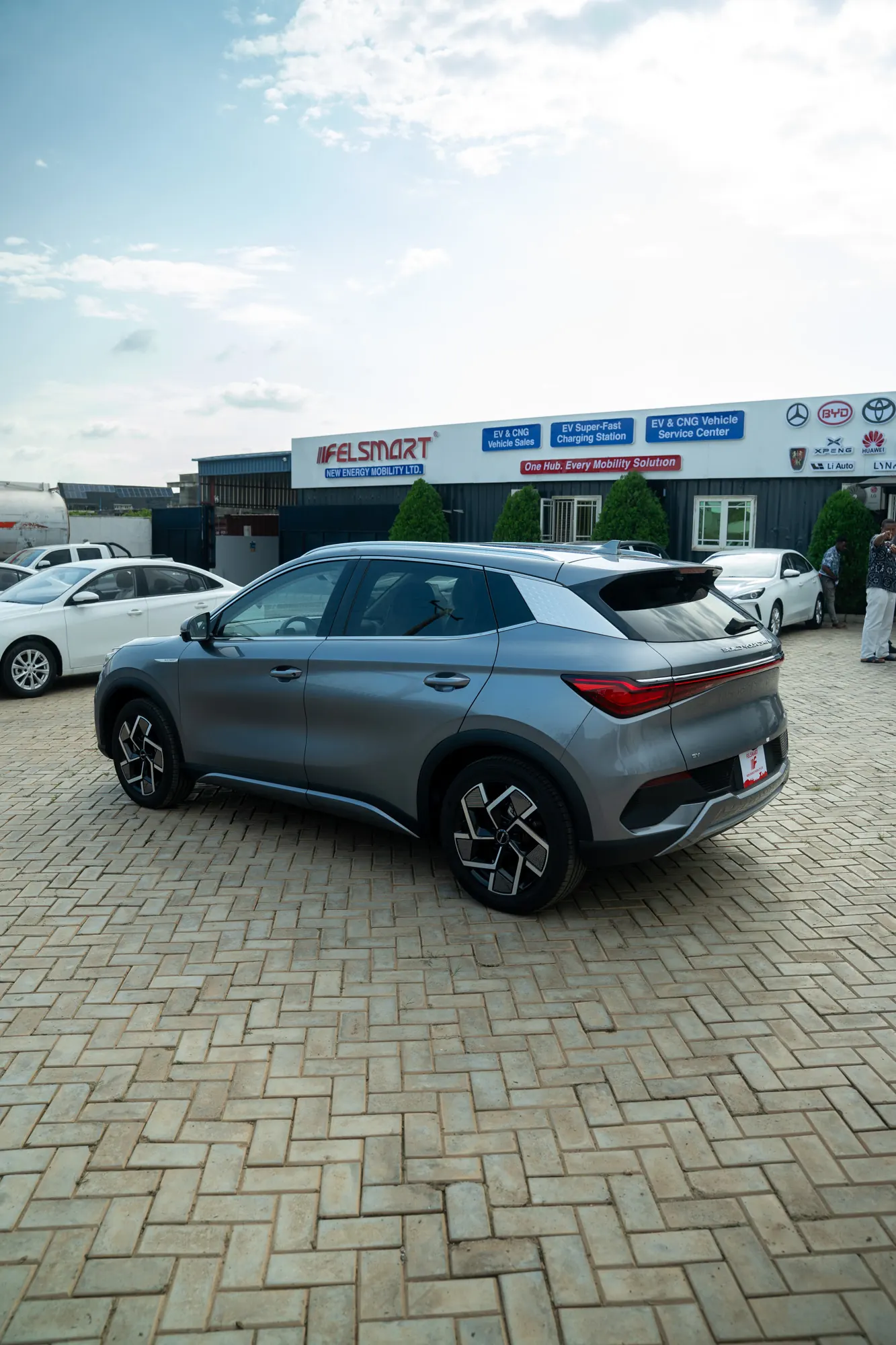 BYD ATTO 3 — exterior view 8