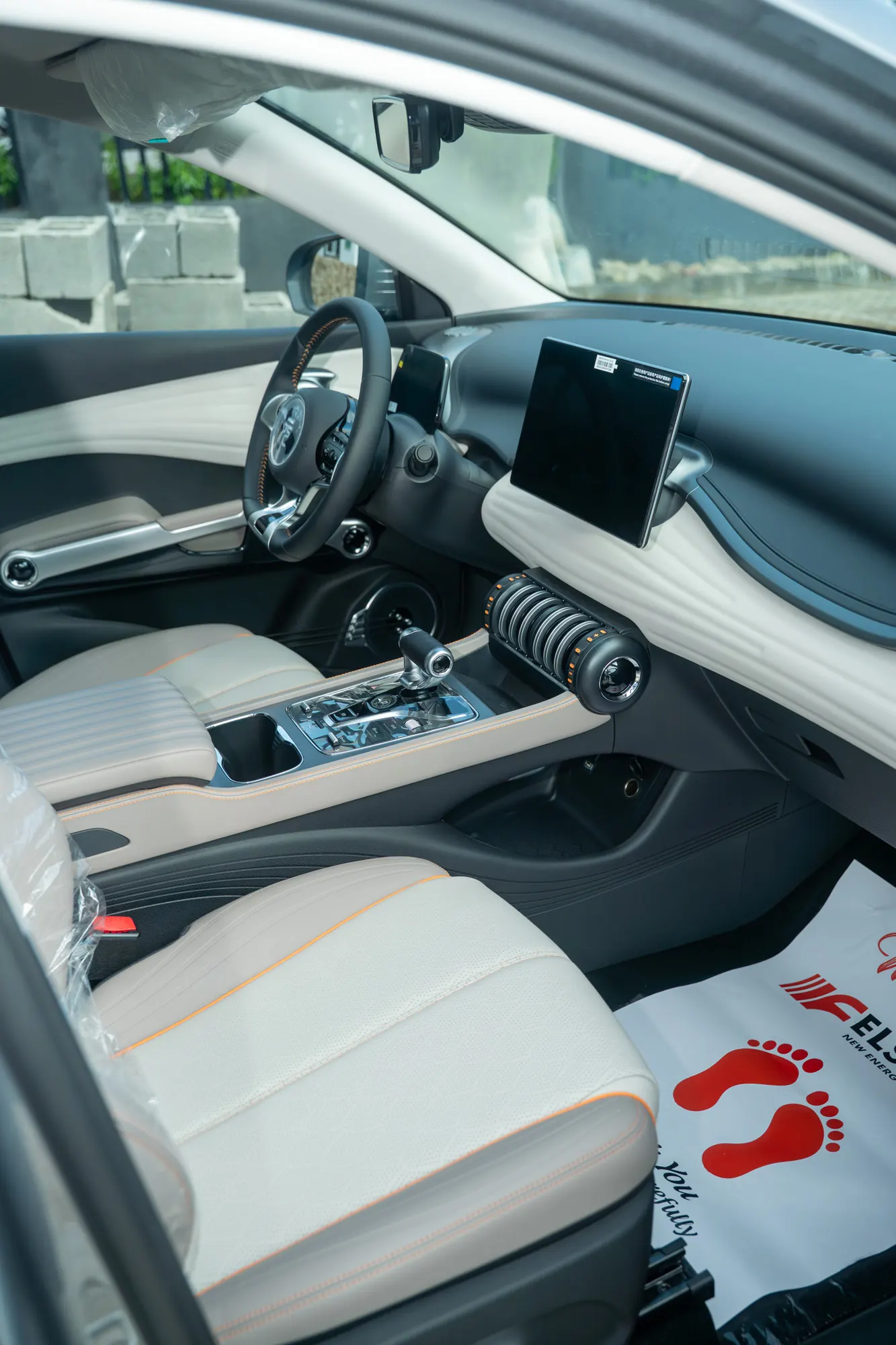 BYD ATTO 3 — interior view 15