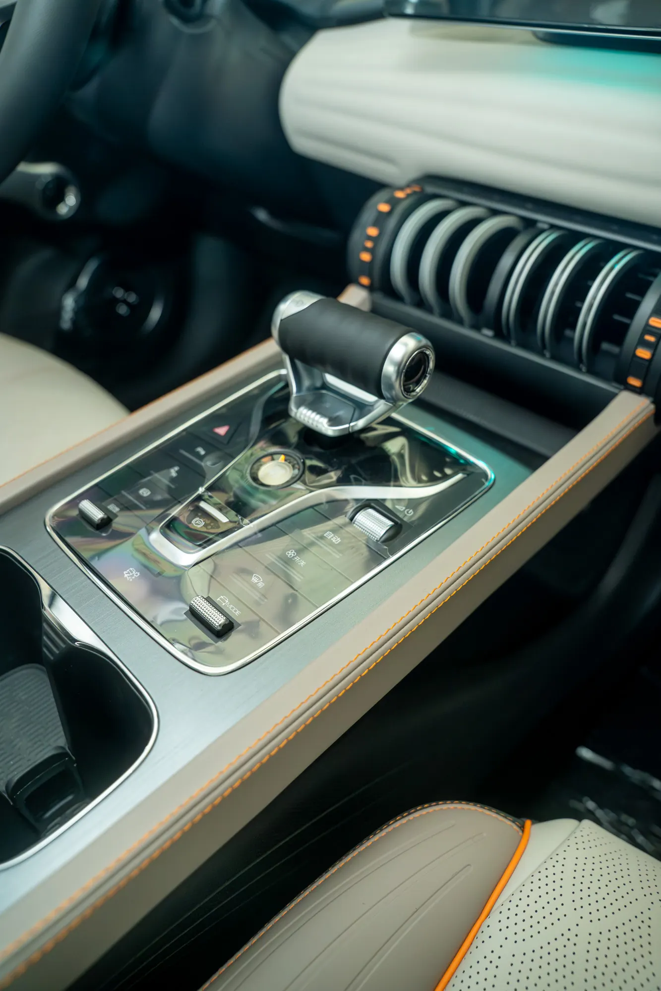 BYD ATTO 3 — interior view 17