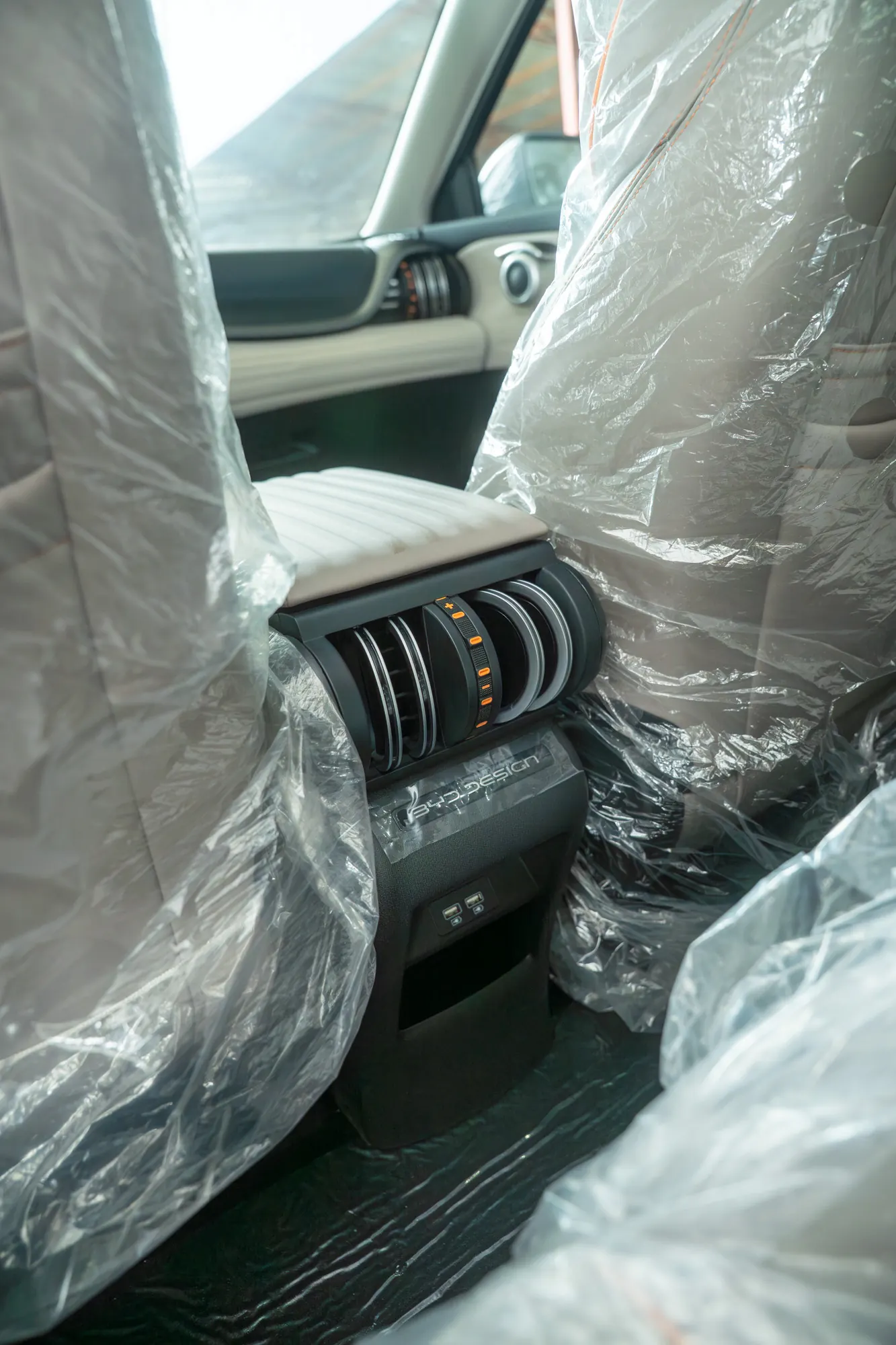 BYD ATTO 3 — interior view 25