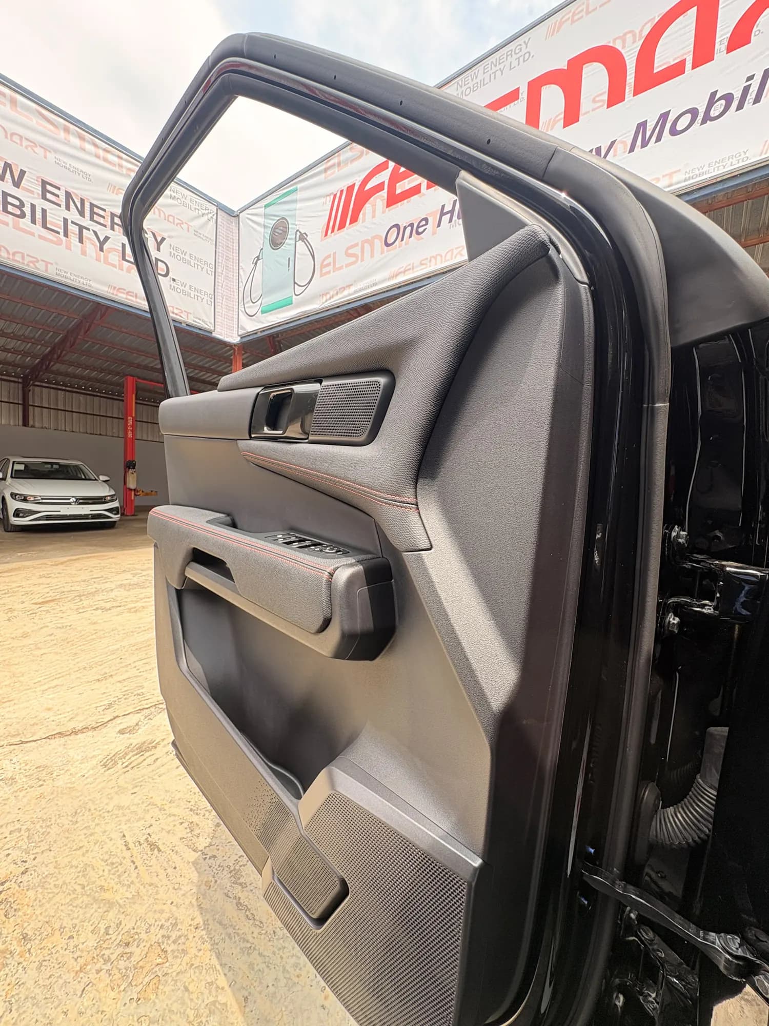 BYD Shark 6 — interior view 21
