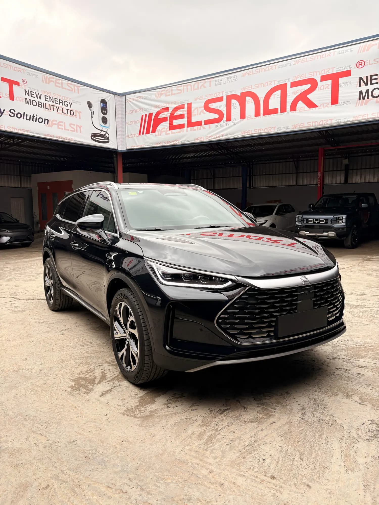 BYD Tang DM-i — exterior view 2