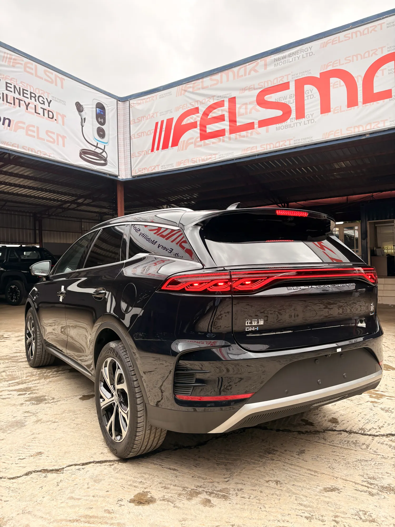 BYD Tang DM-i — exterior view 3