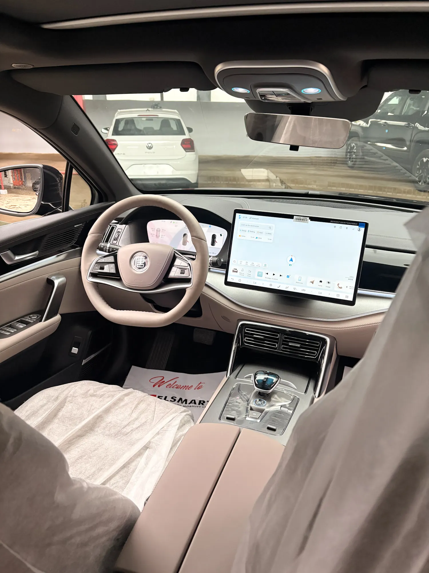 BYD Tang DM-i — interior view 6