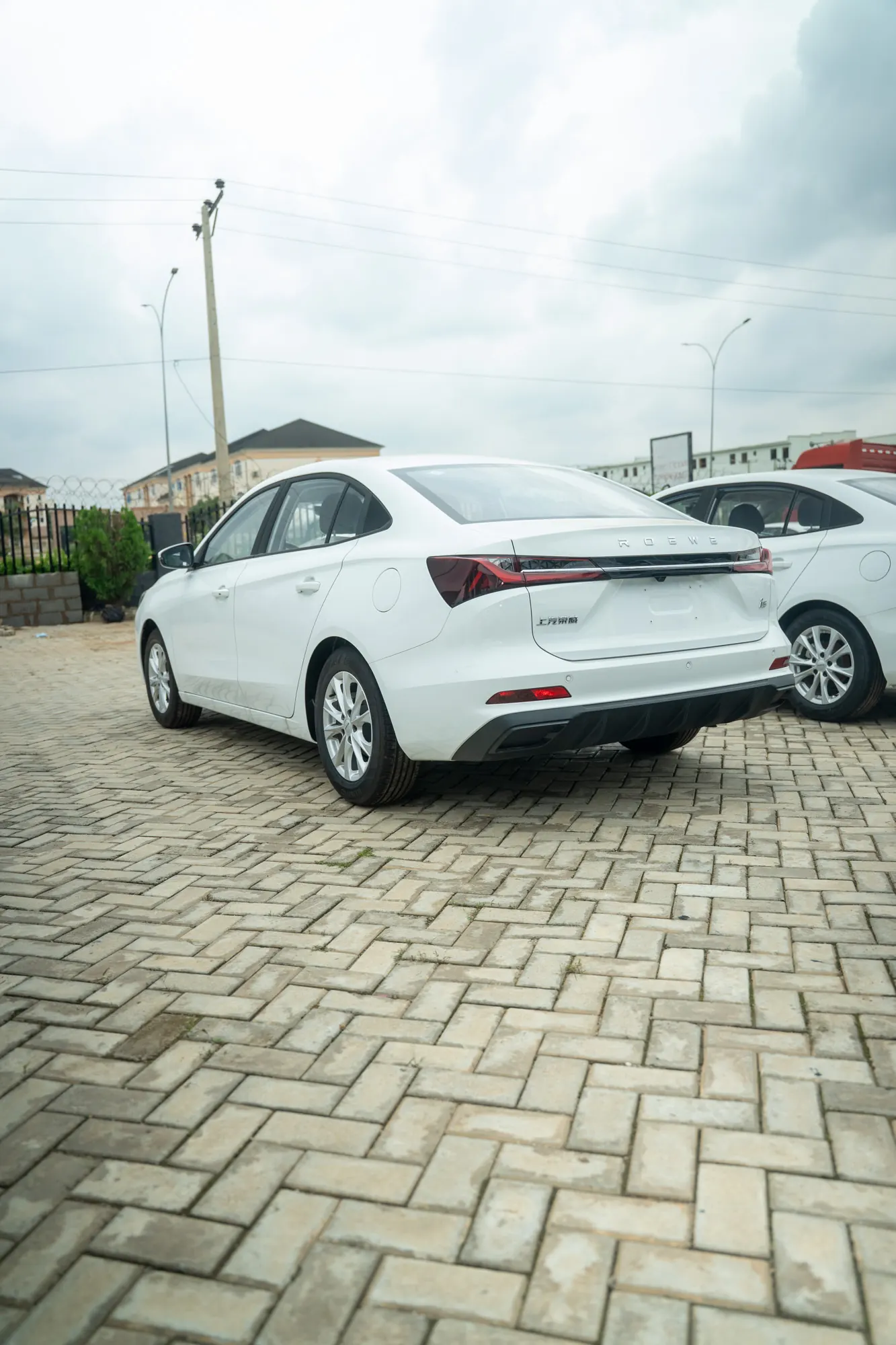 Roewe i5 CNG — exterior view 8