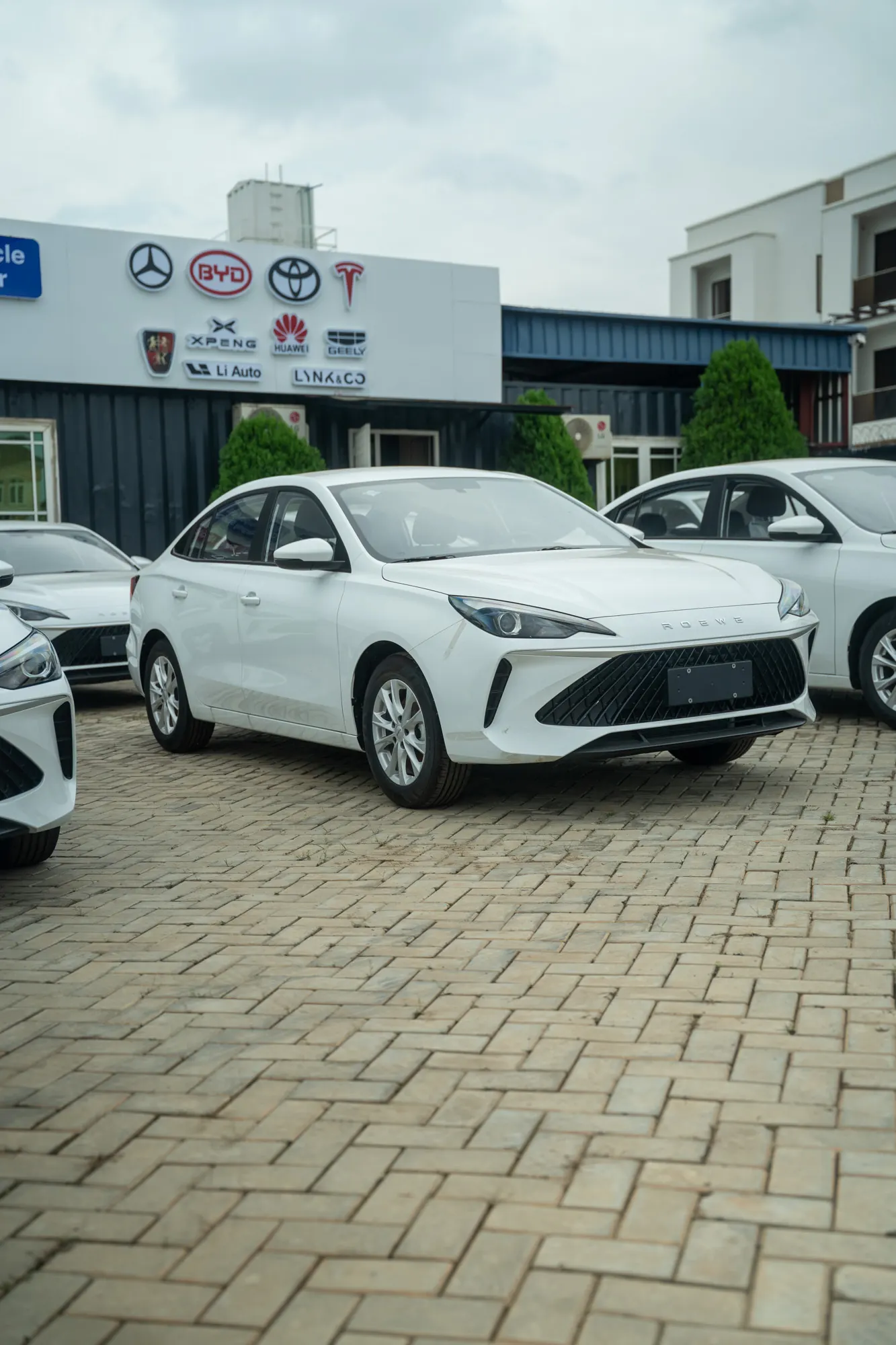 Roewe i5 CNG — exterior view 15