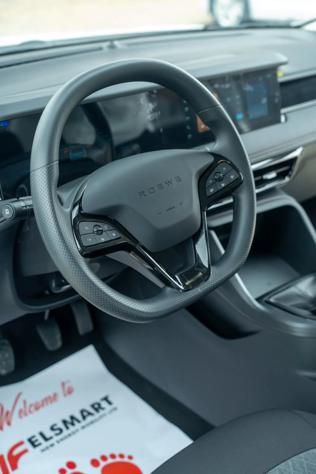 Roewe i5 CNG — interior view 19