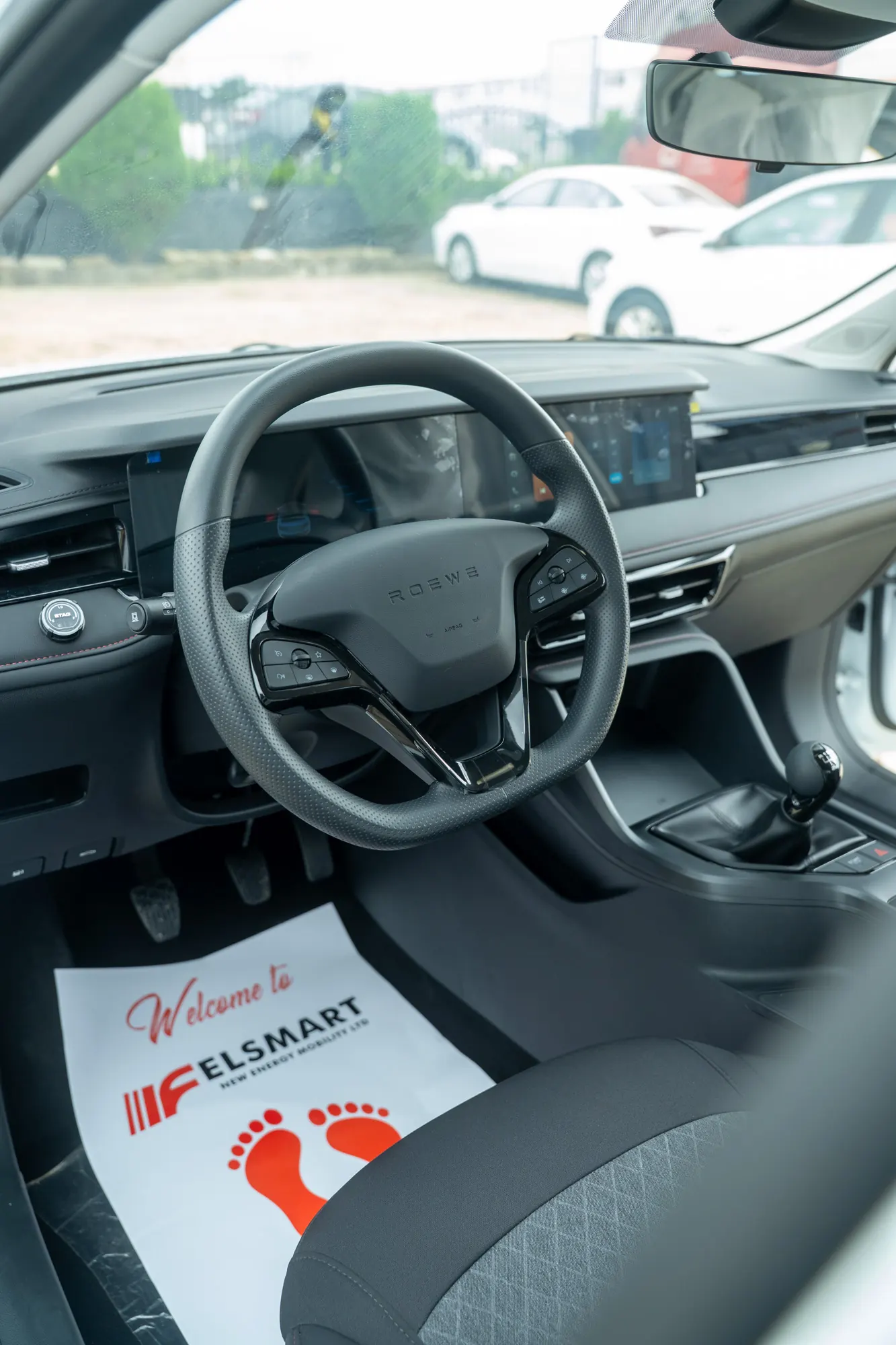 Roewe i5 CNG — interior view 20