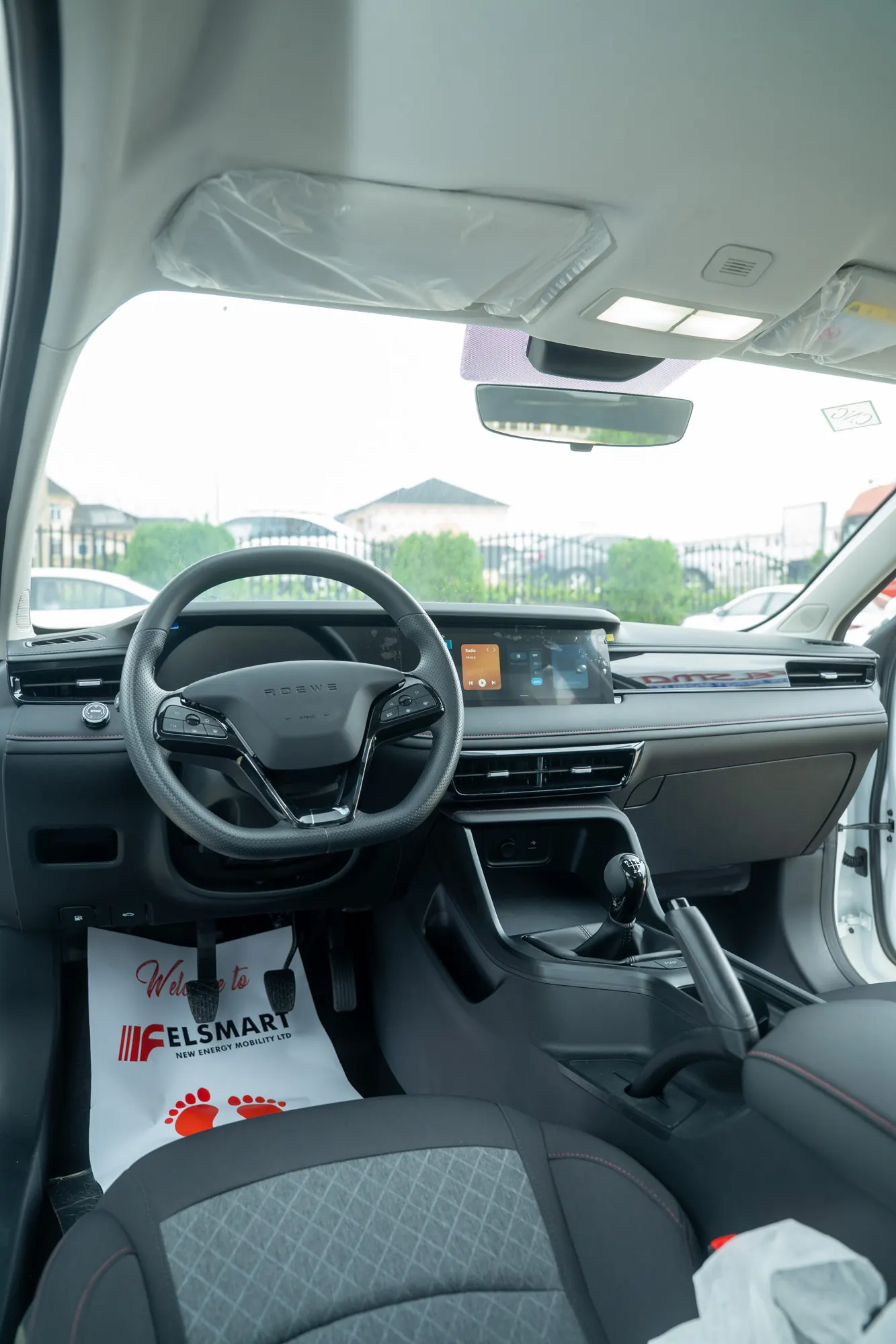 Roewe i5 CNG — interior view 21