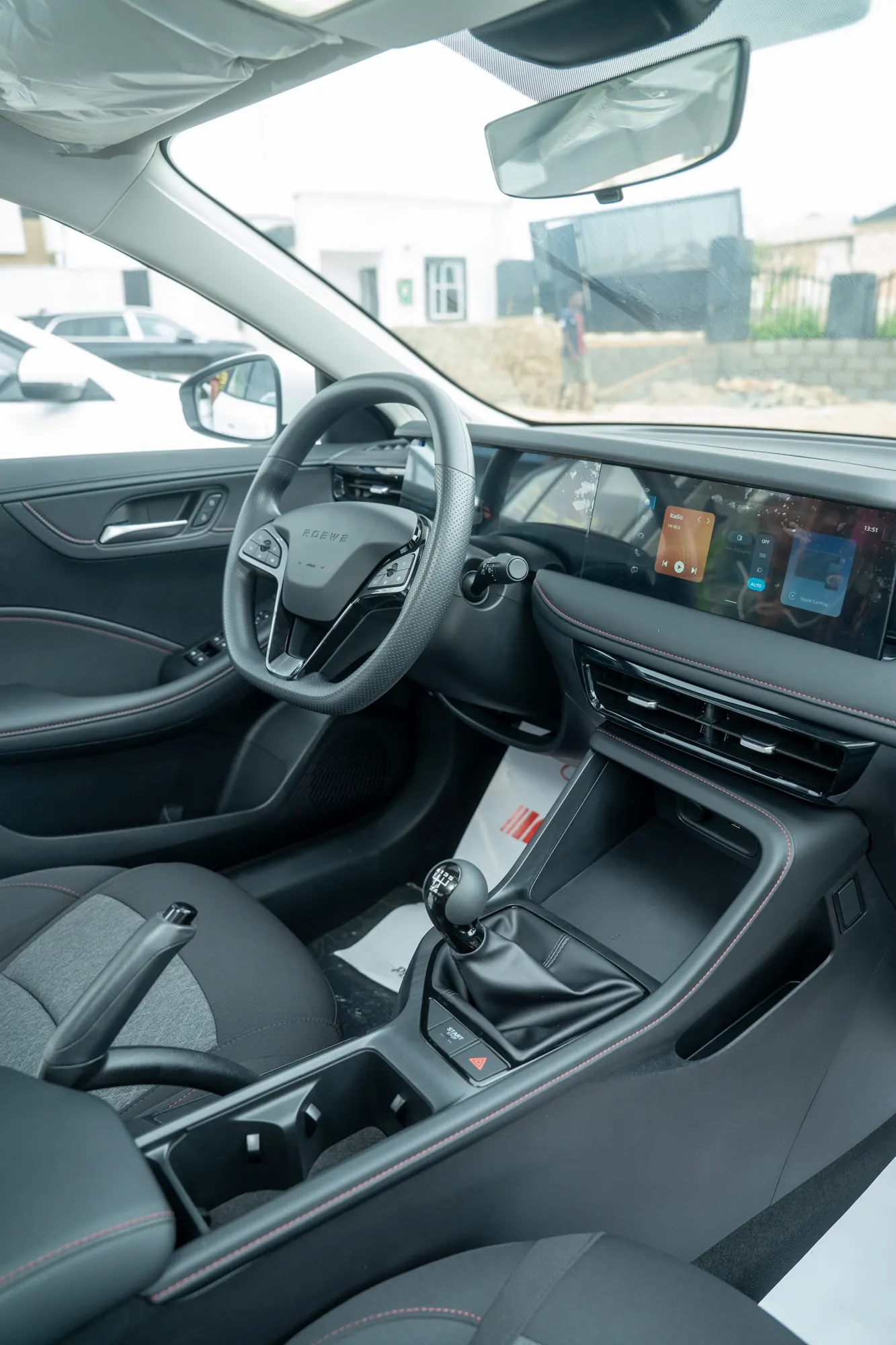 Roewe i5 CNG — interior view 23