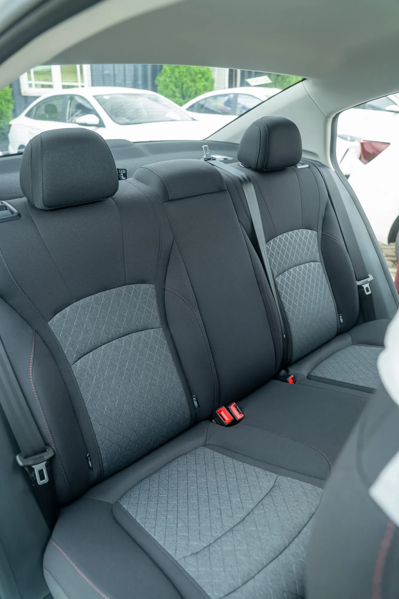 Roewe i5 CNG — interior view 28