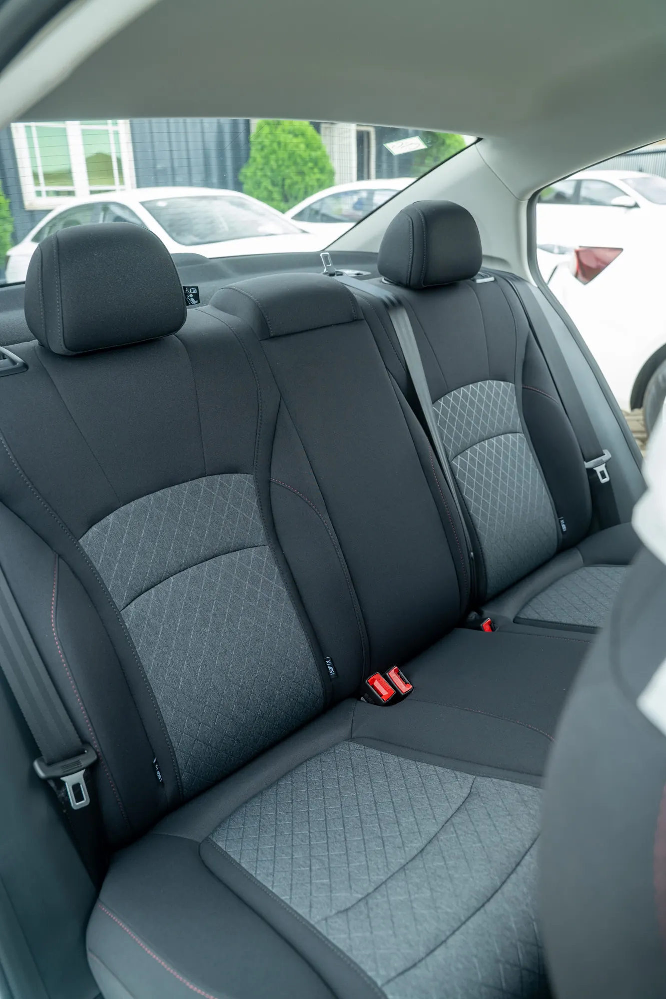 Roewe i5 CNG — interior view 29
