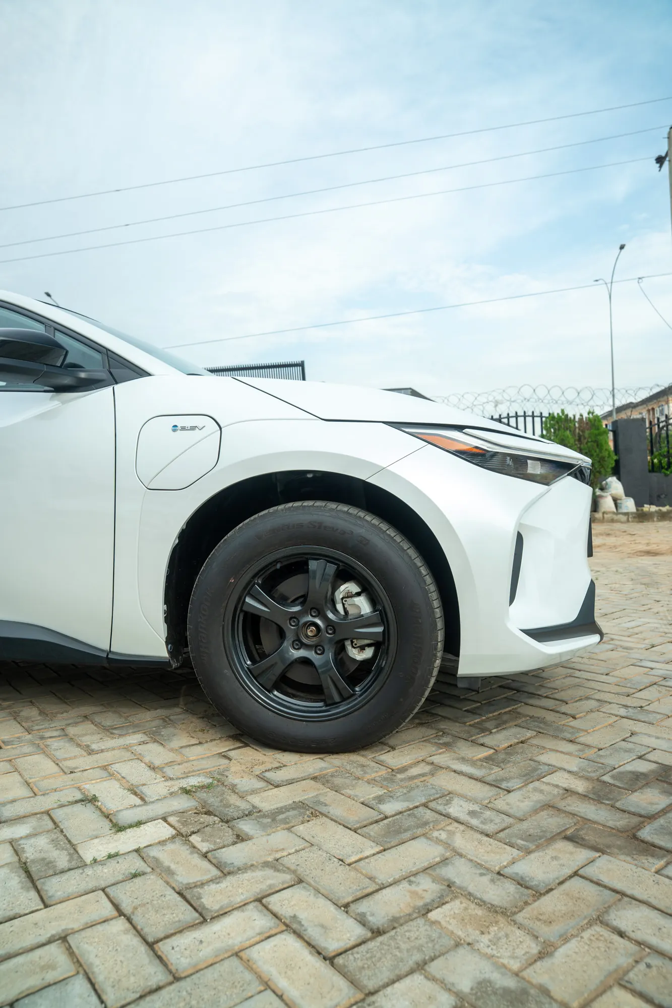 Toyota bZ4X — exterior view 10