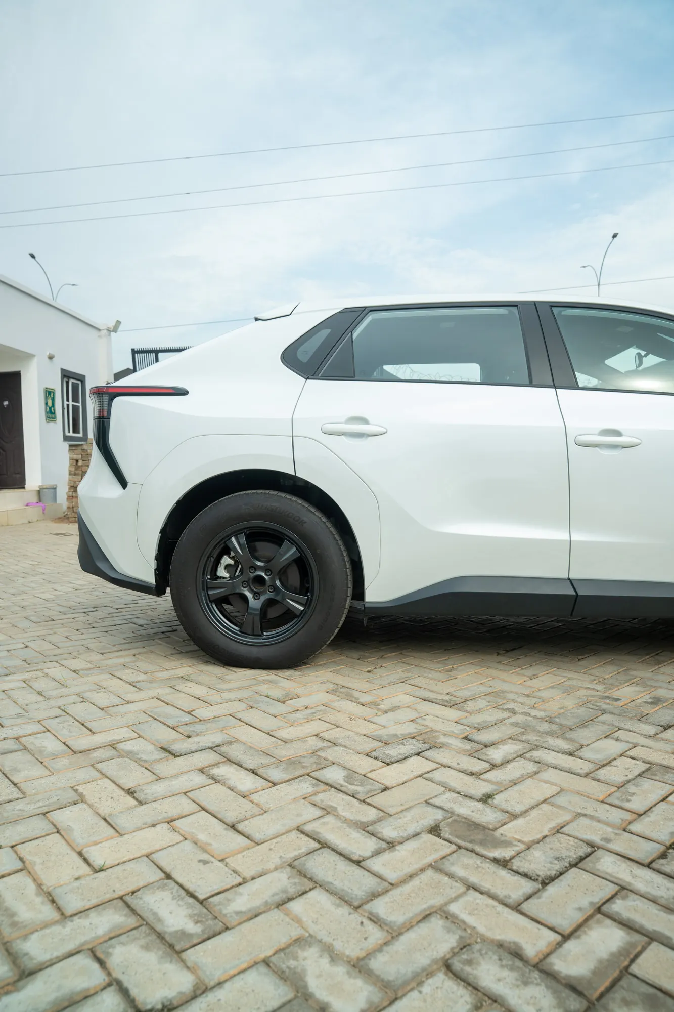 Toyota bZ4X — exterior view 11