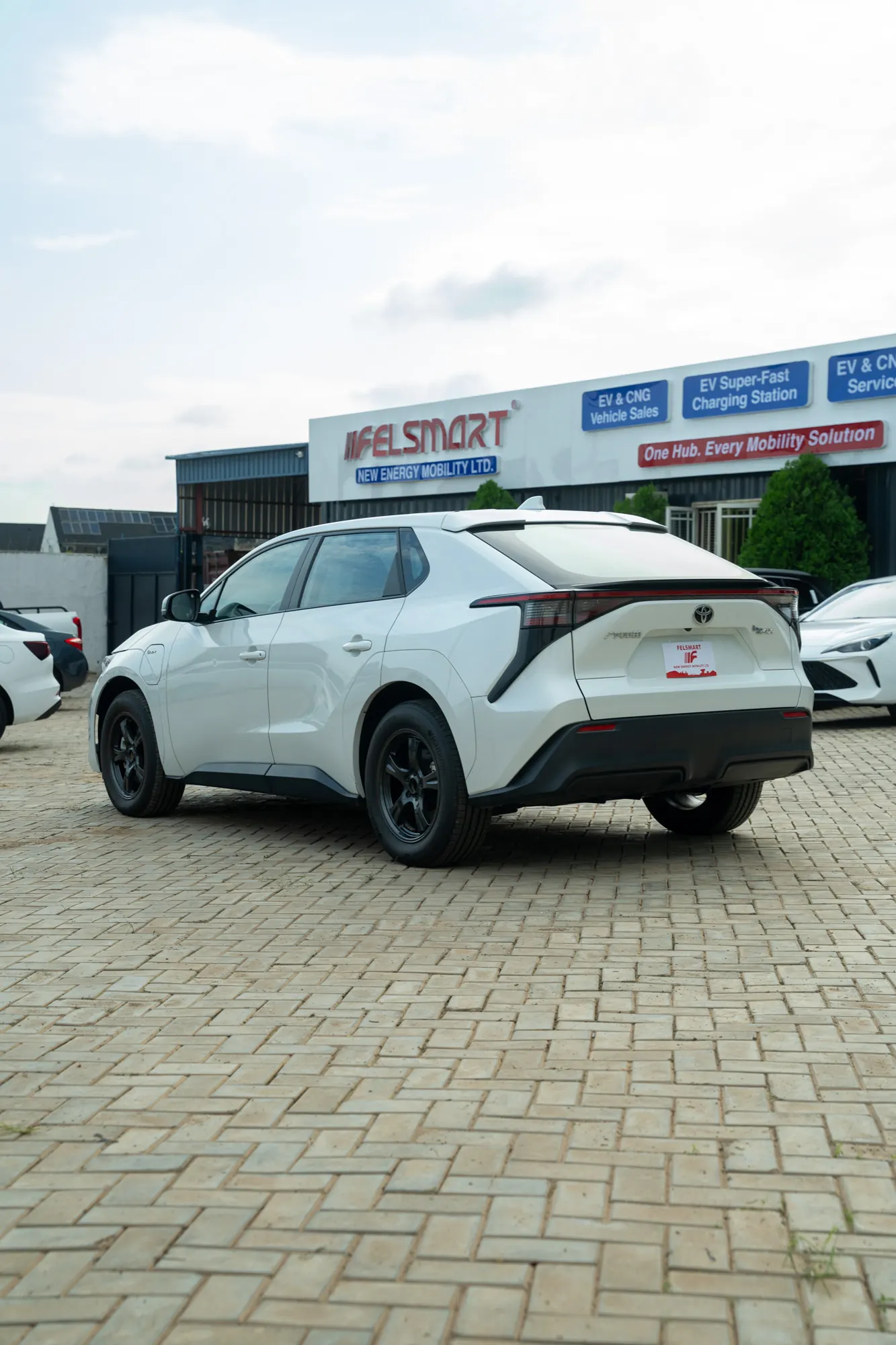 Toyota bZ4X — exterior view 12