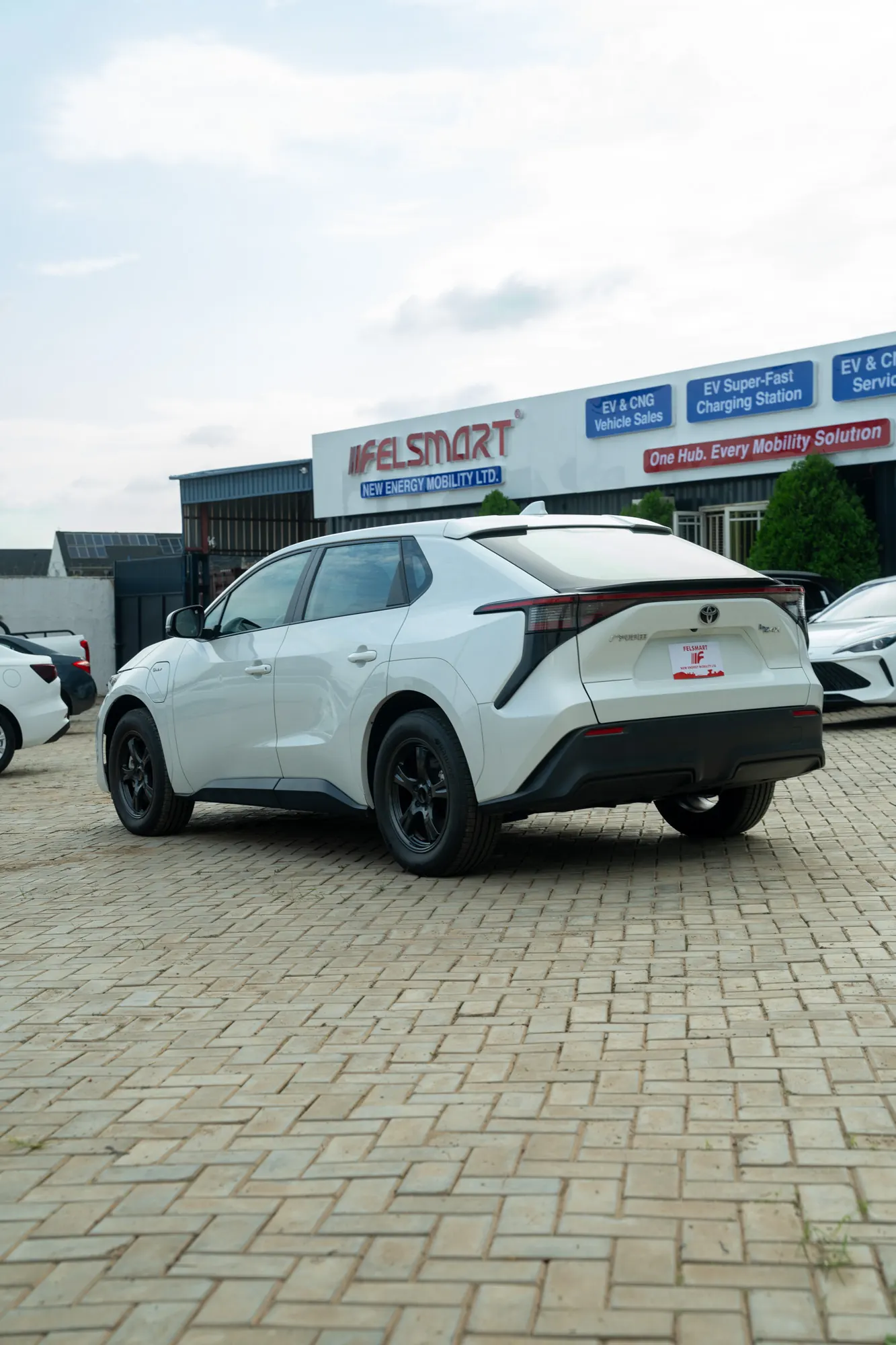 Toyota bZ4X — exterior view 14