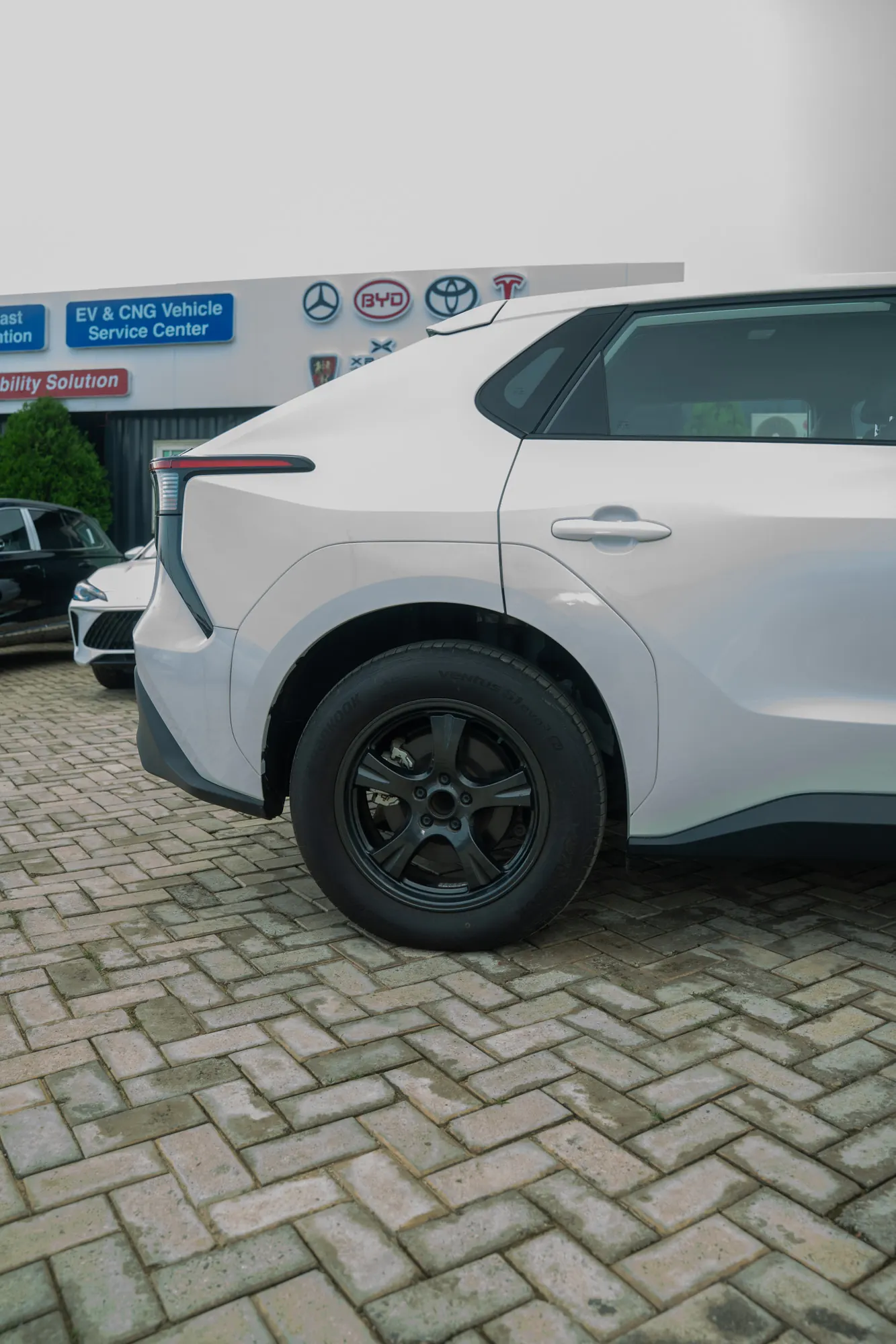 Toyota bZ4X — exterior view 24