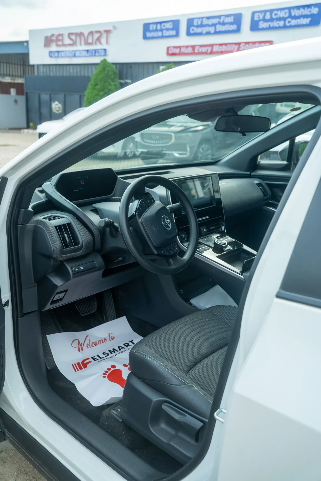 Toyota bZ4X — interior view 28