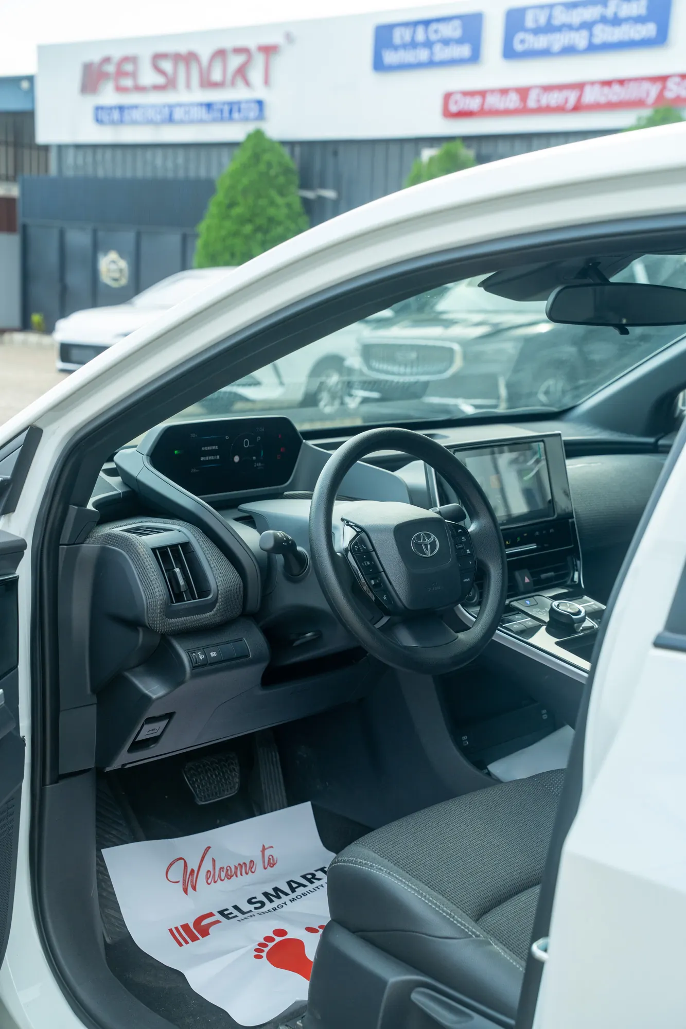 Toyota bZ4X — interior view 30